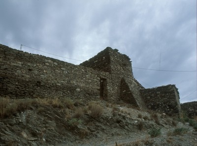 4.2. Pared reforzada con contrafuerte en Rambla Encira, Nacimiento