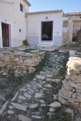 4.4 Placeta y camino de piedra