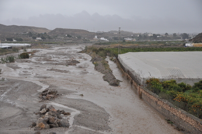 6.1.4 Boquera cargando aguas turbias para la vega de Benahadux